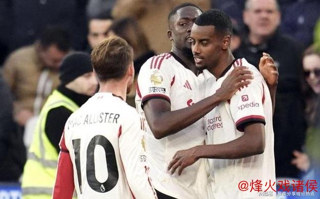 68分钟被换！利物浦1.5亿标王让斯洛特死心：5项数据挂零 评分6.5