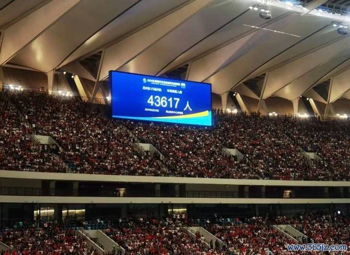 苏超主场观众人数创新高 苏州现场涌入43617名球迷