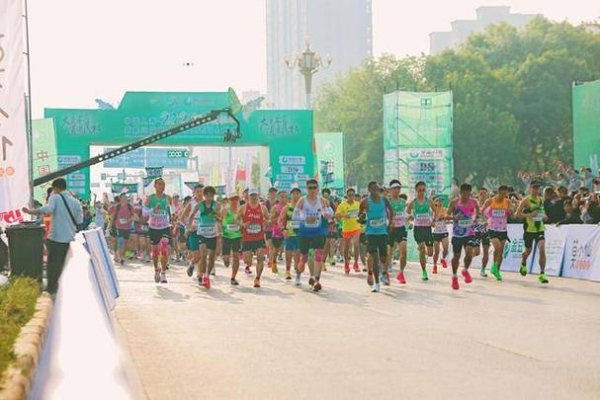 九游娱乐 穿越“神仙赛道”，赴一场春日之约！民权马拉松报名启动！